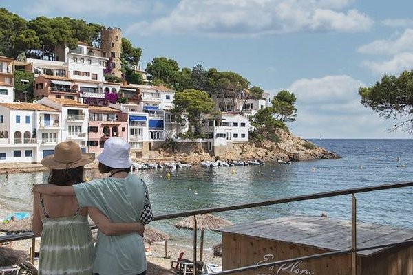 Quels sont les types de locations disponibles dans les campings de la Costa Brava?